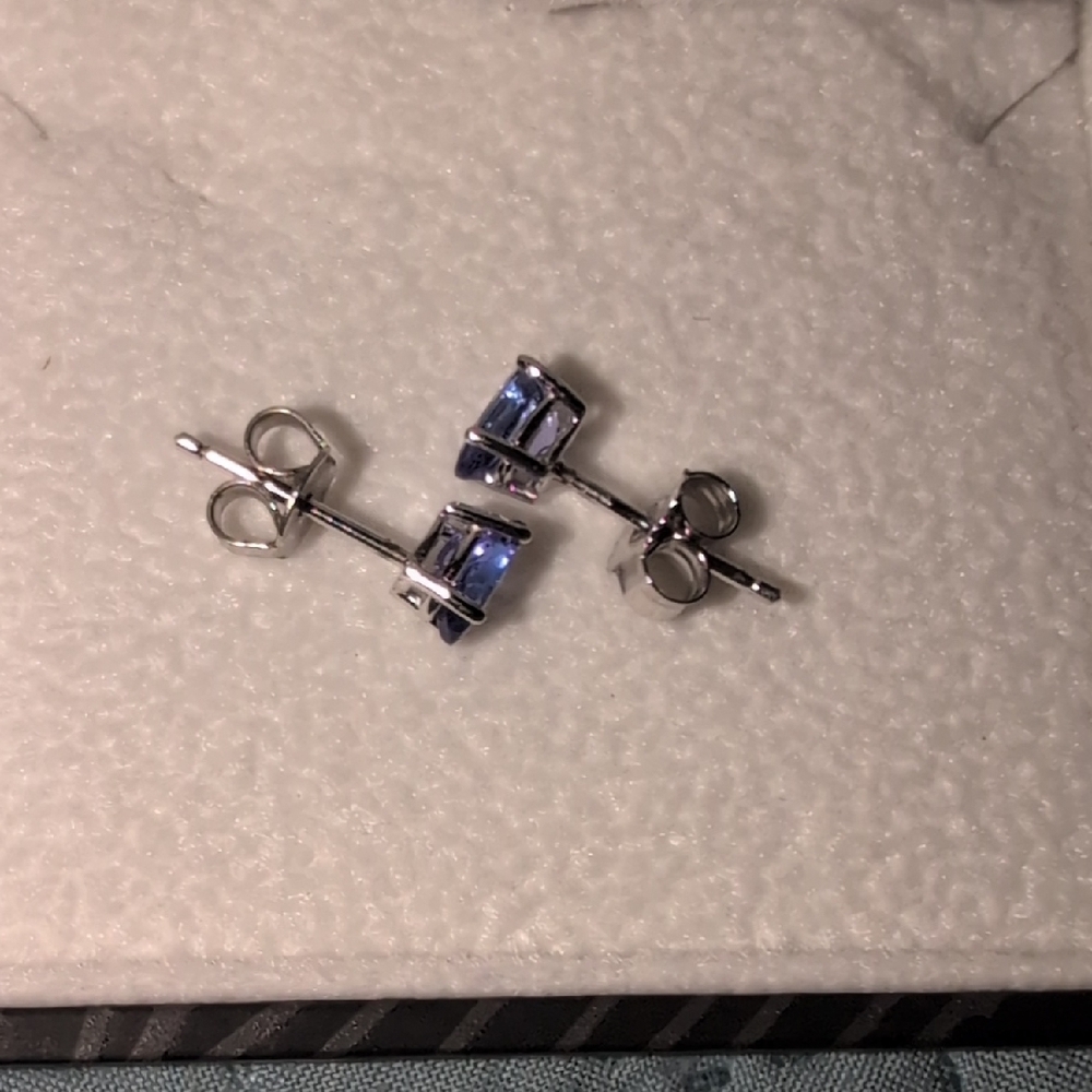 BN! Safi Kilima Tanzanite Stud Earrings - Picture 3 of 4